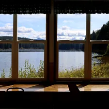 A view of clear lake.  related to Exploring the Charm of Bed and Breakfasts in Oregon