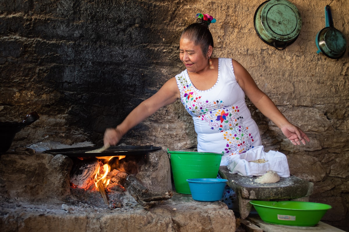 Antonia Reyes Trinidad, cocinera tradicional de Zumpango, Guerrero. Fotografía por Hector López para Menú Acapulco. related to Revolutionizing Outdoor Cooking: The Chiminea Pizza Oven