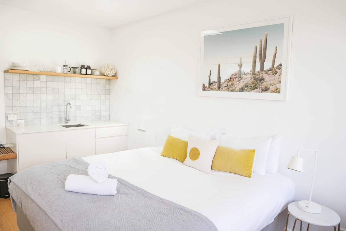 Bask & Stow, Byron Bay, Luxe Homestay related to Bed & Breakfast Bliss in Canadaigua: Unwind in Natural Beauty