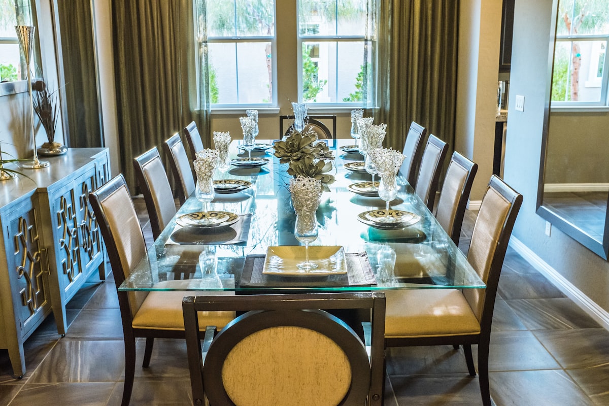 empty dining related to Elevate Your Dining Room with Stylish Valances