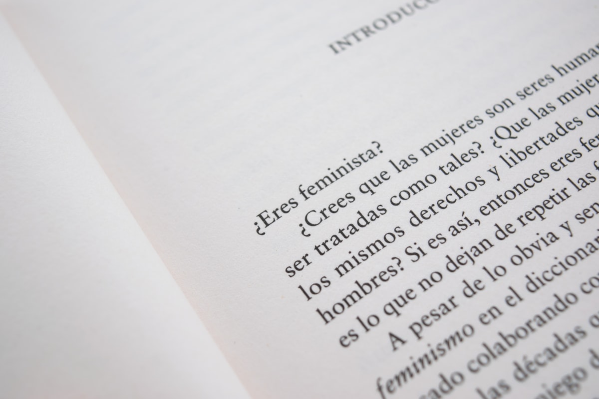 Fotografía. Diana Caballero para Malvestida related to Mastering Spanish for Bed: Essential Phrases for the Bedroom