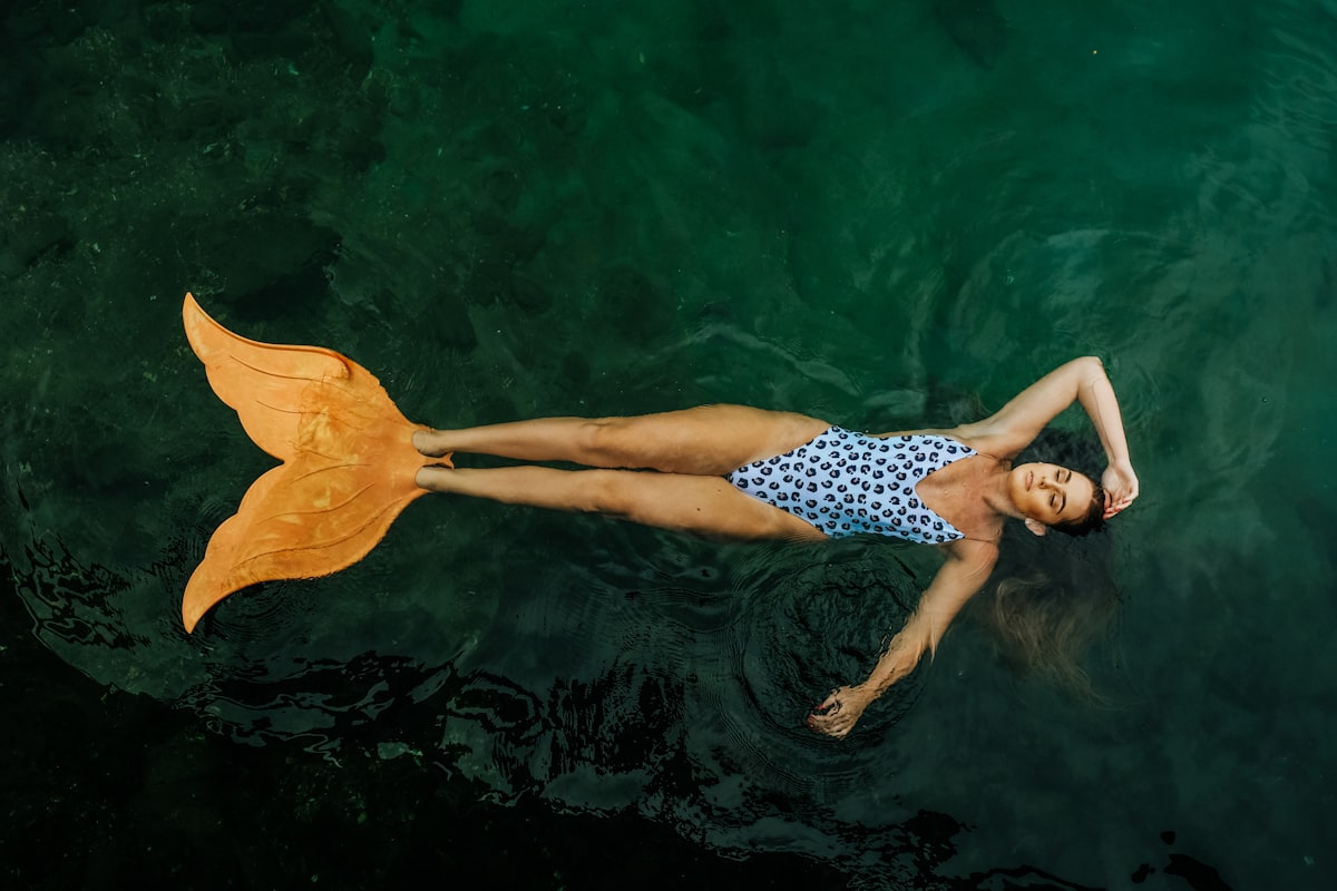 ft.Bri King modelling for Torakina Daze related to Dive Into Dreams: Mermaid Crib Bedding