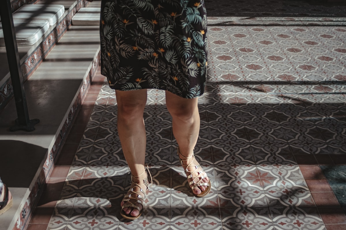 I was catching lights and shadows on patterns in Le Jardin Secret, Marrakesh while patterns come to me. Marrakesh – Morocco related to Sew Chic: A Step-by-Step Guide to Crafting a Homemade Swag Valence