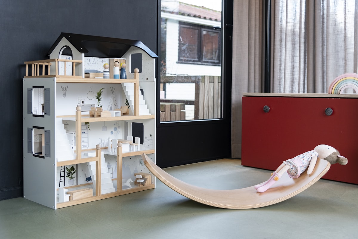 kinderhoekje poppenhuis wobbel related to The Ultimate Guide to Dollhouse Bunk Beds for Kids' Bedrooms