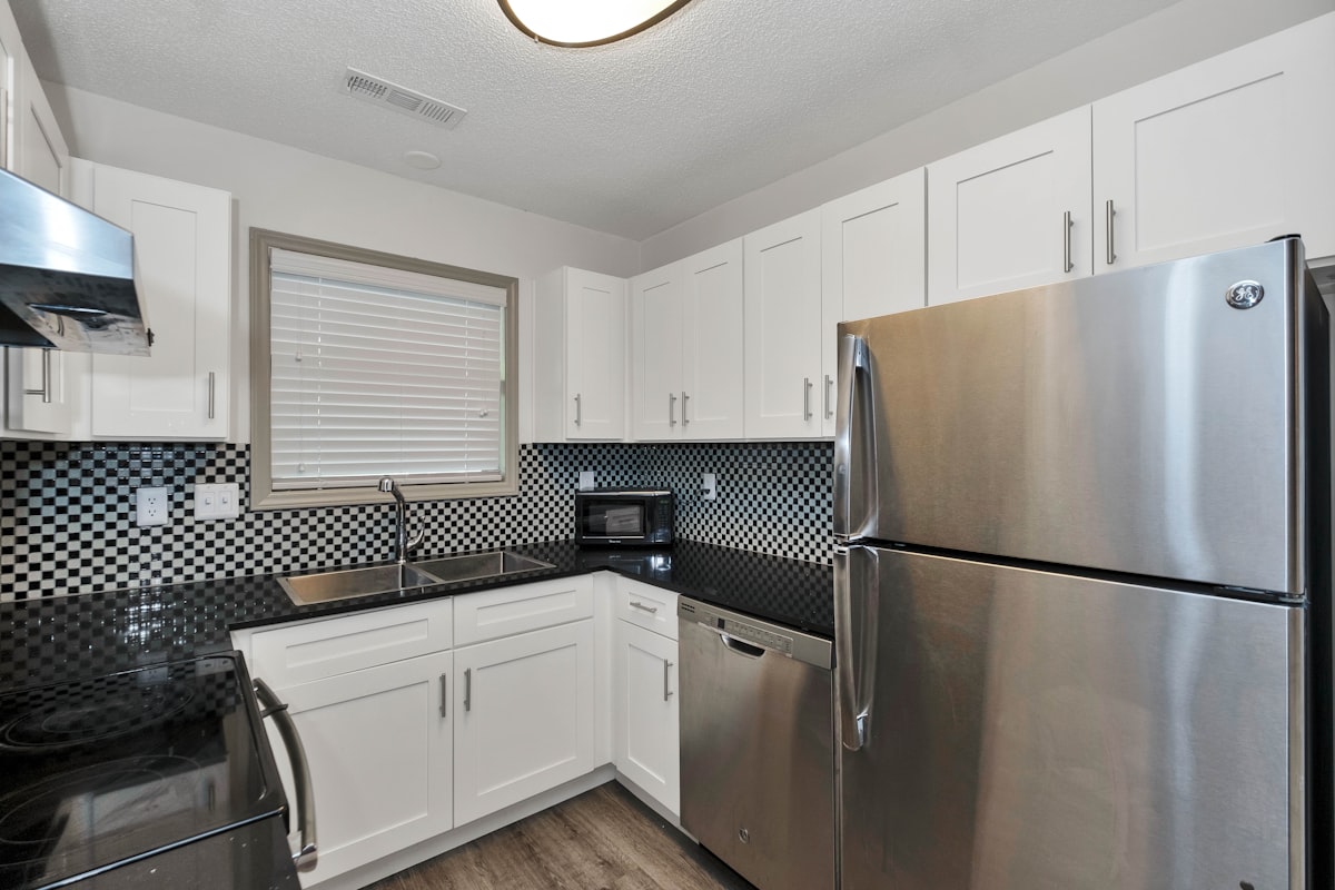 kitchen related to Kitchen Tiers and Valances: Elevate Your Kitchen's Style