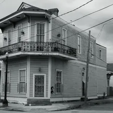 lamp posts near house related to Sleep in the Big Easy: Unique Bed & Breakfasts of New Orleans