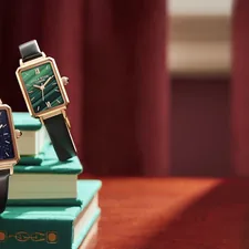 Lola Rose's Maia collection, The bracelet band's overall shape is petite and exquisite and comes with an extension chain that can be disassembled and easily adjusted, marrying both form and function in a retro and sophisticated style. watches for women at https://www.lolaroseglobal.com/ related to Discover the Timeless Charm of the Ethan Allen Sleigh Bed
