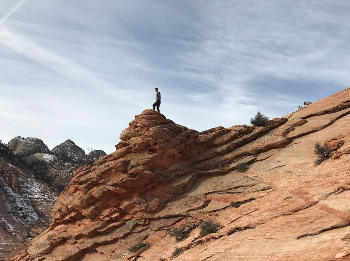 Sky, earth and people related to Cozy Retreats in Springdale, Utah: A Guide to Bed and Breakfasts