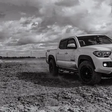 Tacoma TRD OFF-ROAD  related to Enhance Your Tacoma's Bed with the Perfect Mat
