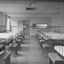 Titel: Kalverstraat 92. Beschrijving: Burgerweeshuis. Slaapzaal in het Kinderhuis. related to Building Strength & Community at YMCA Bed Stuy