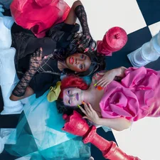 Title: Queen of Hearts and Chapelier fou Model: Facebook Cherry Lesly and Antoinette Ntambwe M.U.A: Facebook Charlotte Loridon and Kelly Rousse Hairstylist: Facebook Solene Jankovec and Marianne Léveillé Hats: Facebook Têtu-Têtu Artistic Direction: Facebook Moëv Kurdi Stylist: Facebook Max Valmont Accessories: Facebook Productions Jador and Viel Shop Design related to Dive into Whimsy: Explore the Delightful World of Alice in Wonderland Bedding