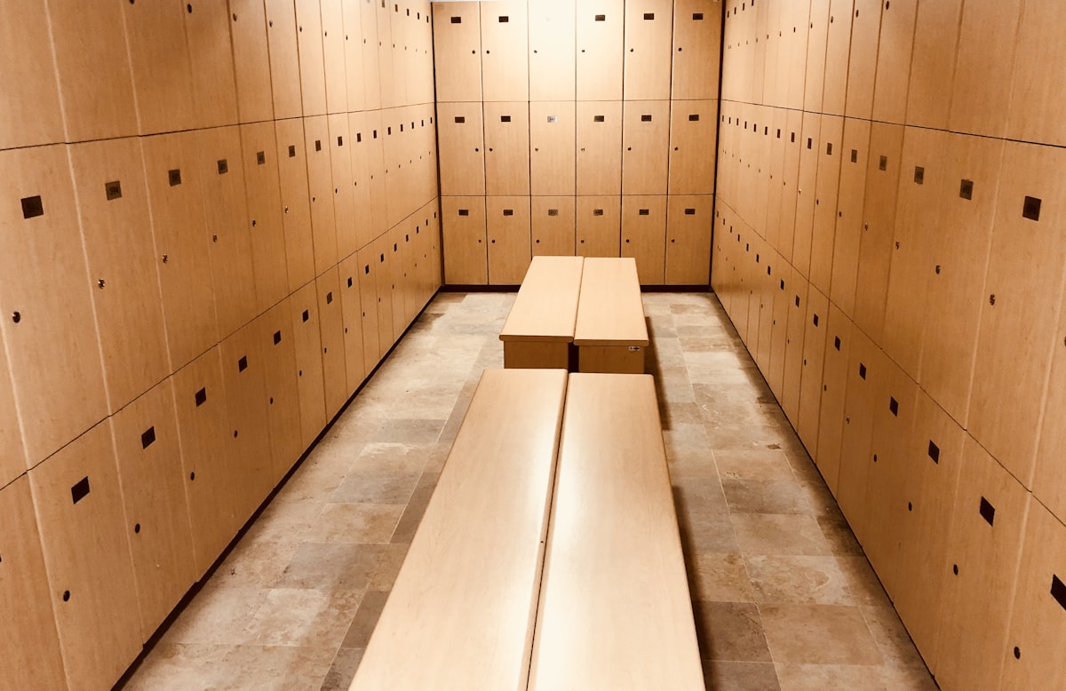 Vestidores related to Revamp Your Entryway with Style and Functionality