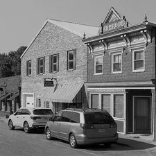 Weston Missouri was once a river town suppling hemp and tabacco down river. However, the Missouri river change course leaving the city docks high and dry. For many years town survived on antique shops however, today it's more of a artist, wineries and craft beer that keep the town going.  related to Exploring the Charm of Weston Bed and Breakfasts