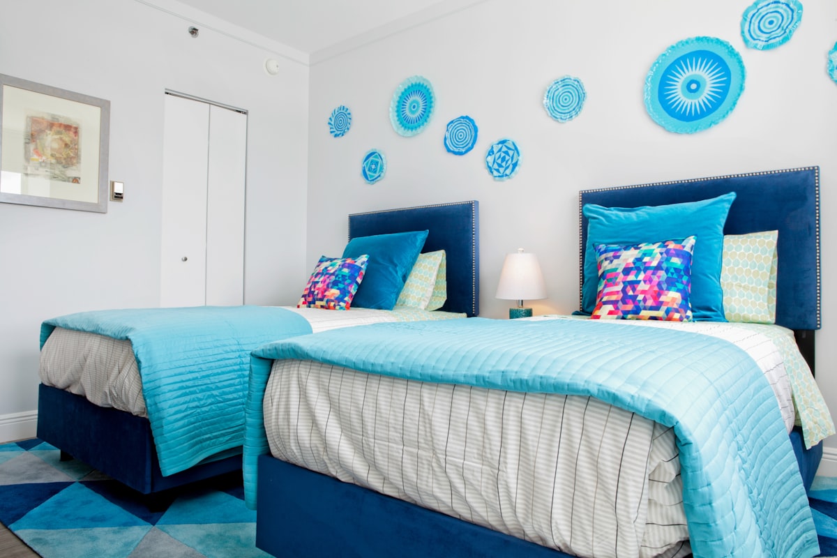 white and blue bed linen related to Twin Beds for Girls: The Ultimate Sleeping Solutions for Little Princesses