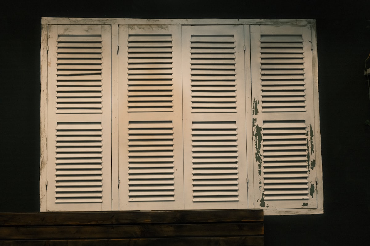 Window related to Faux Wood Valance Ideas for Your Home